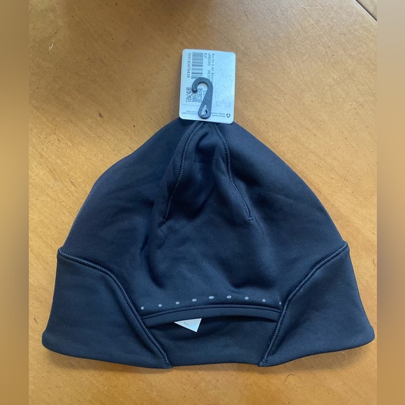 Lululemon Run For It All Beanie OS -Opening for Pony tail-NWT - Picture 2 of 3